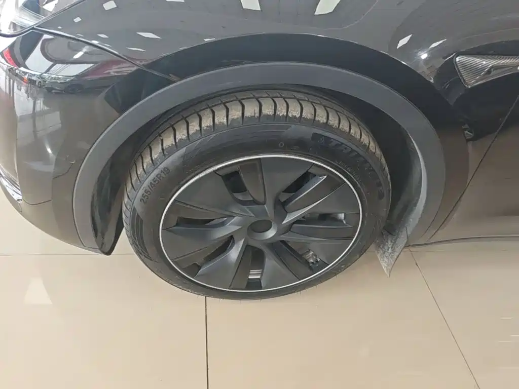 Фото 23 - Tesla Model Y