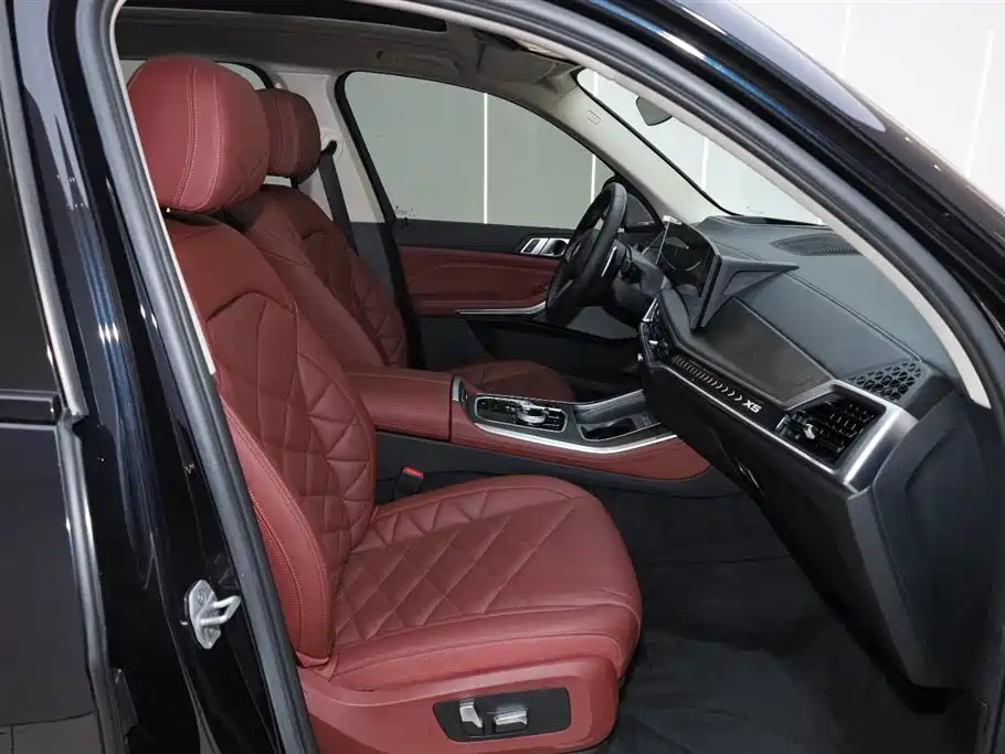 BMW X5 2023 xDrive 30Li Premium M Sport Black Night Package фото 17