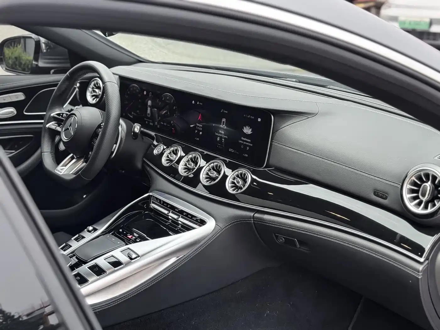 Mercedes-Benz AMG GT 2023 AMG GT 50 4-Door Coupe фото 9