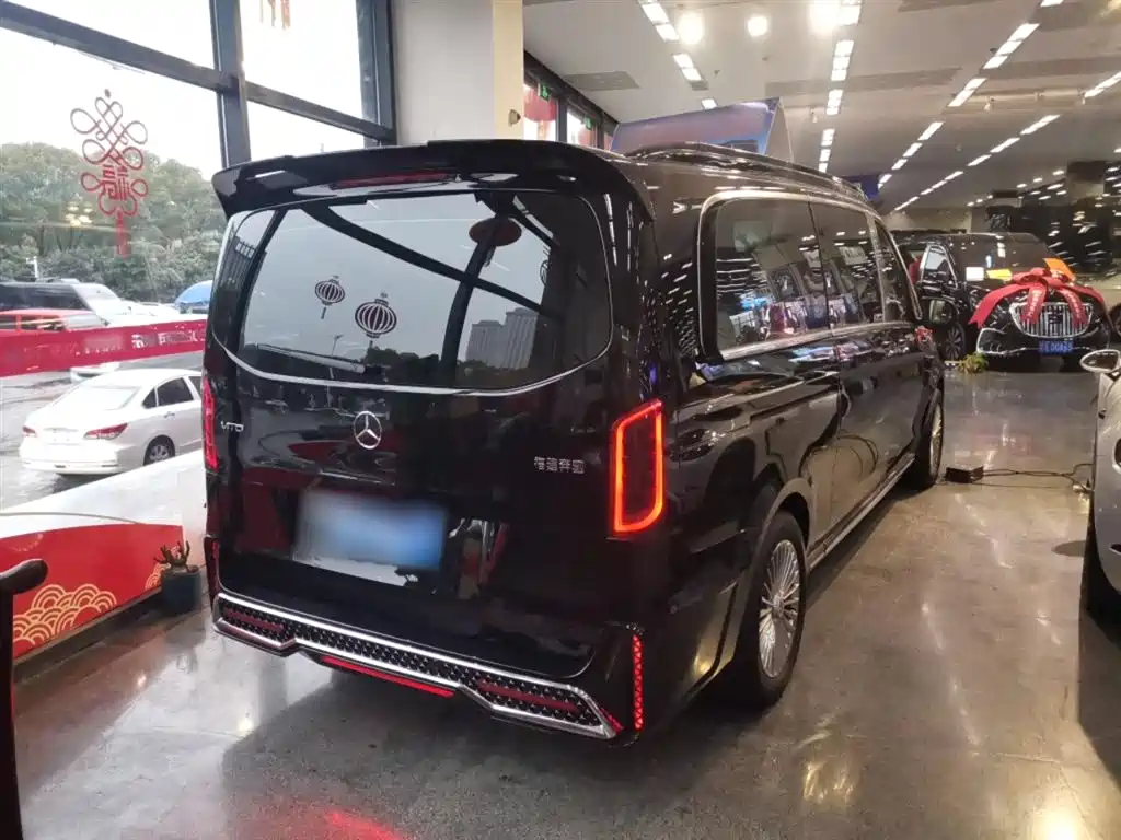 Mercedes-Benz Vito 2023 2.0T Business 7-Seater фото 7