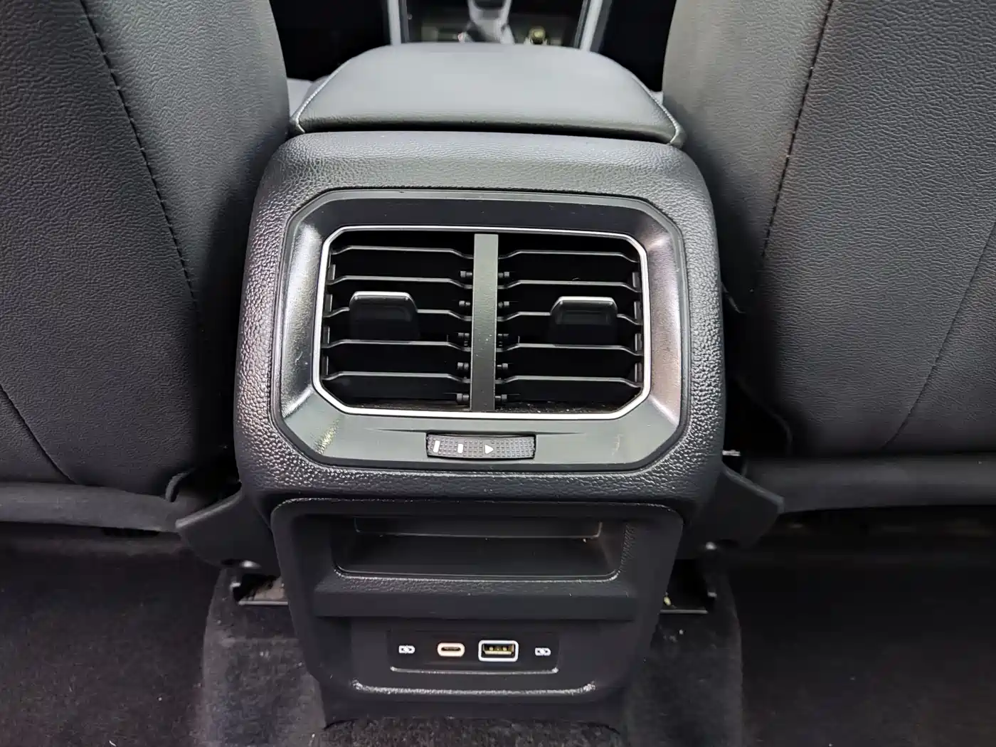 Volkswagen Tiguan L 2023 280TSI 2WD Trend Limited Edition фото 14