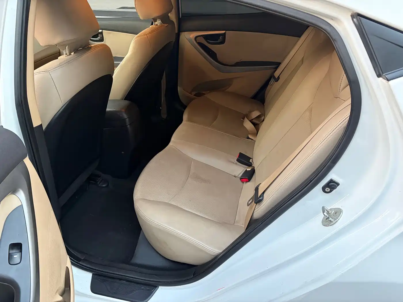 Hyundai Langdong 2012 1.6L Automatic Fashion фото 6