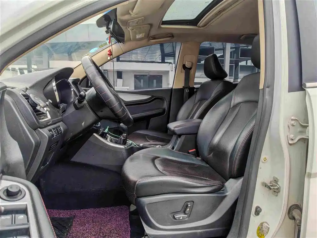 Фото 7 - Baojun 560