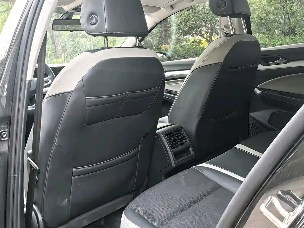 Volkswagen Golf 2023 280TSI DSG Pro фото 8