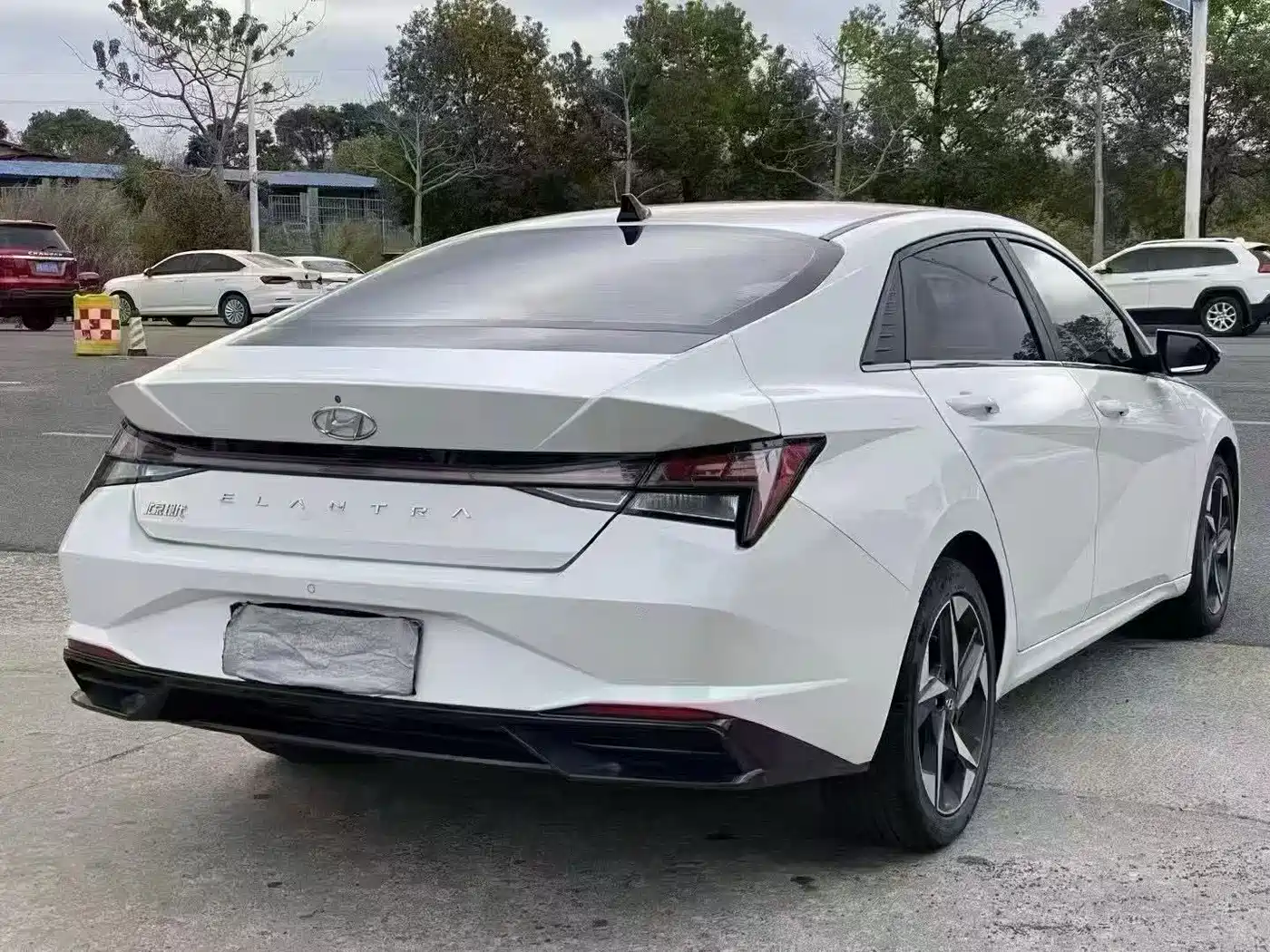 Hyundai Elantra 2021 1.5L CVT GLX Elite Edition фото 7