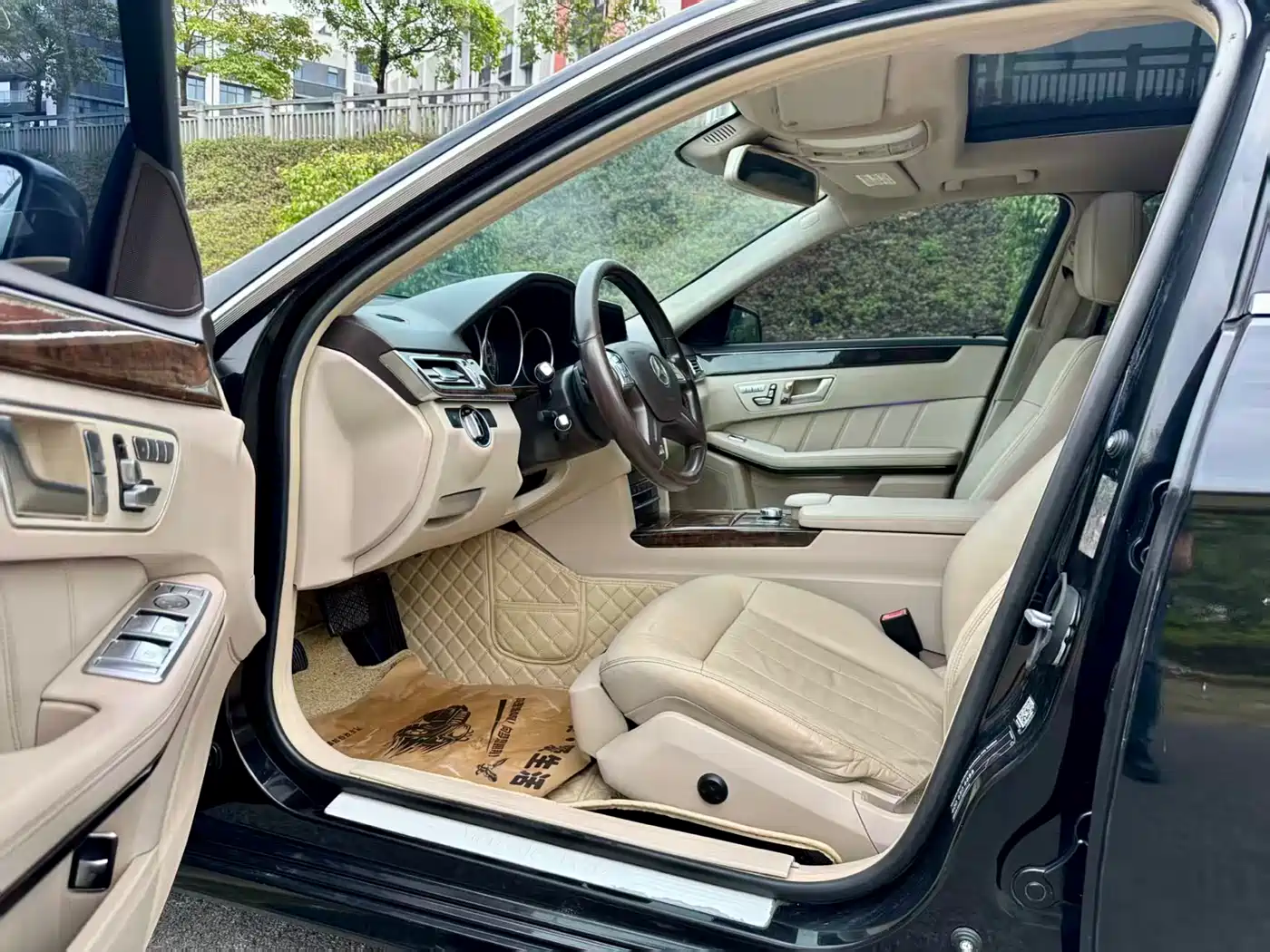 Mercedes-Benz E-Class 2014 Facelift E 260 L Luxury фото 4