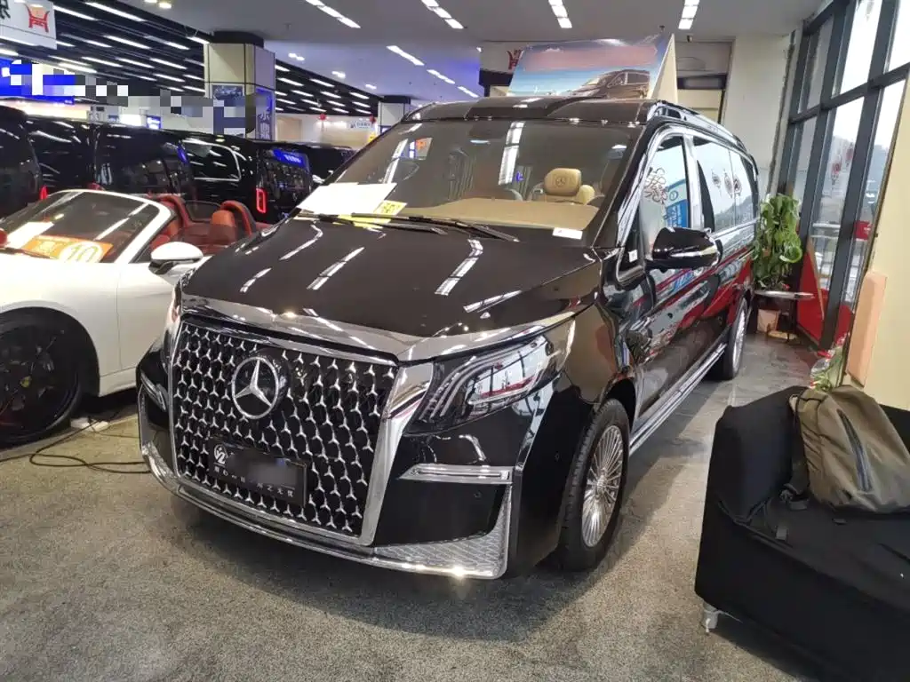 Mercedes-Benz Vito 2023 2.0T Business 7-Seater фото 2