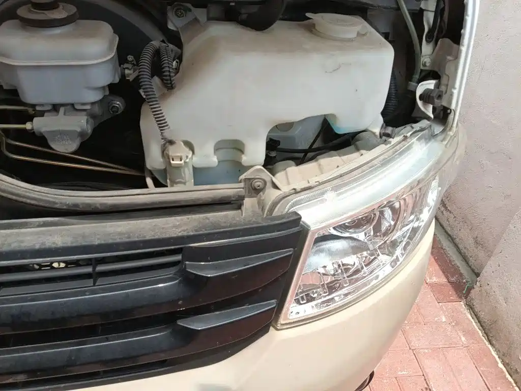 Foton Fengjing G7 2020 2020 Model 2.4L Commercial Long Wheelbase High Roof 6-Seater Business Van China VI 4K22D4M