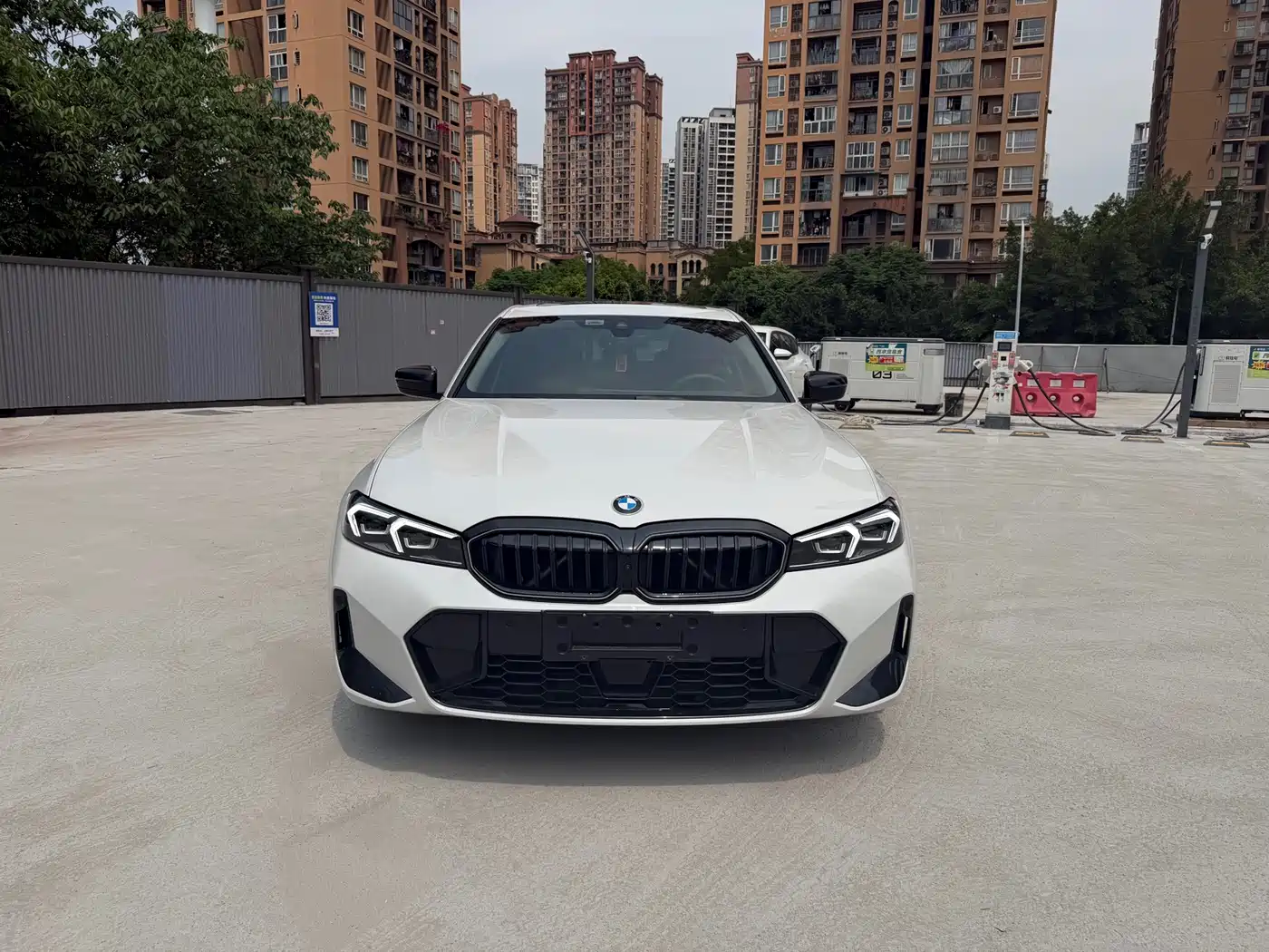 BMW 3 Series 2025 330Li M Sport Night Edition фото 2