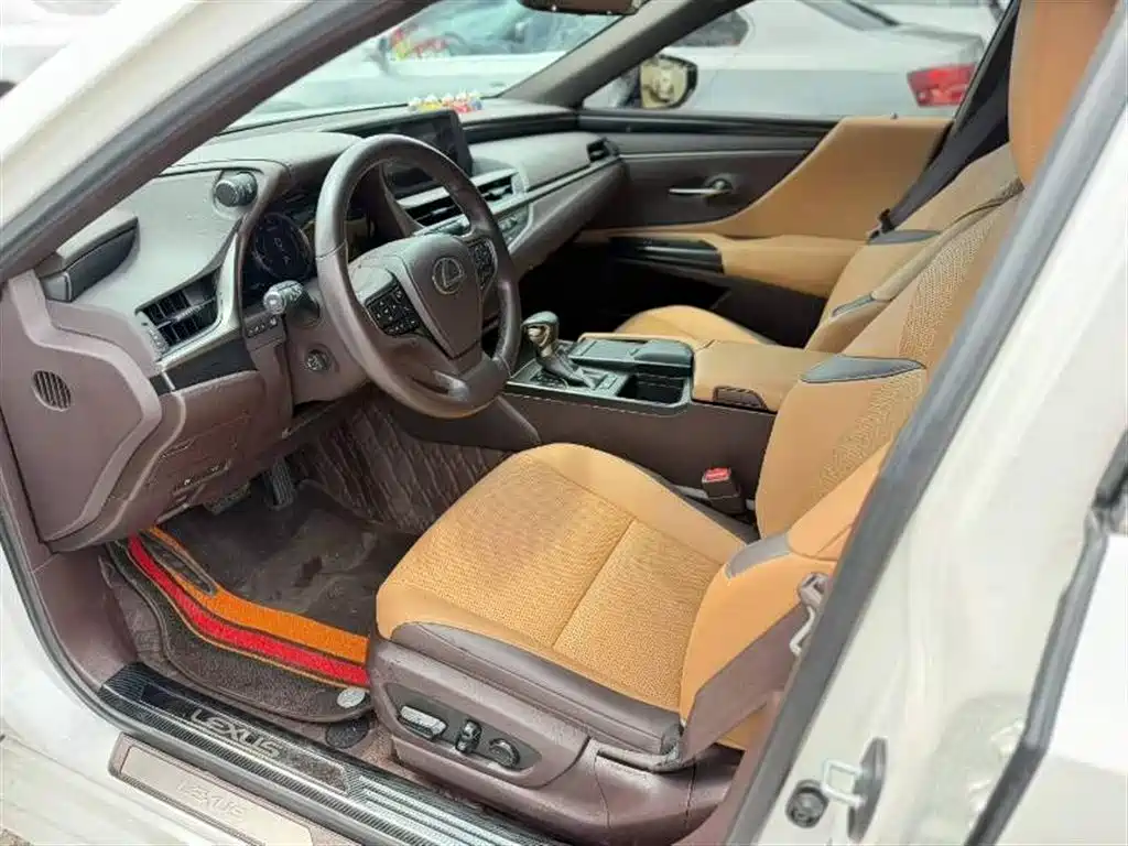 Lexus ES 2020 200 Excellence фото 2