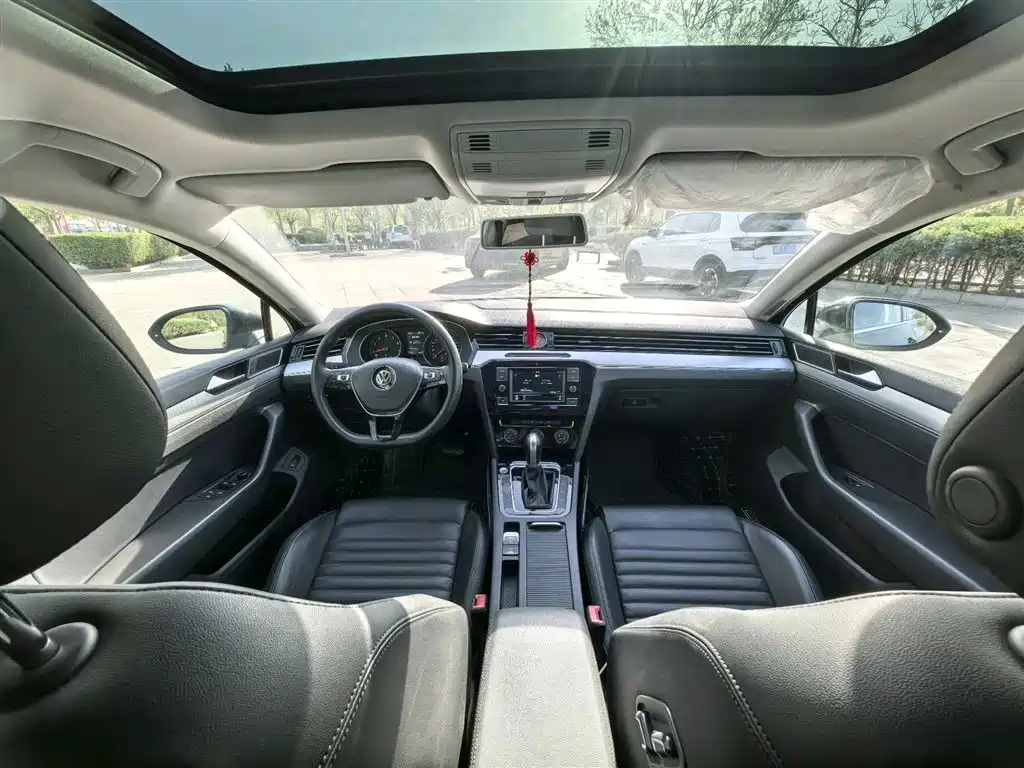Volkswagen Magotan 2019 330TSI DSG Leading China V фото 7