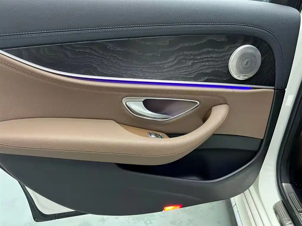 Mercedes-Benz E-Class 2016 E 300 L Sport Fashion Type фото 14