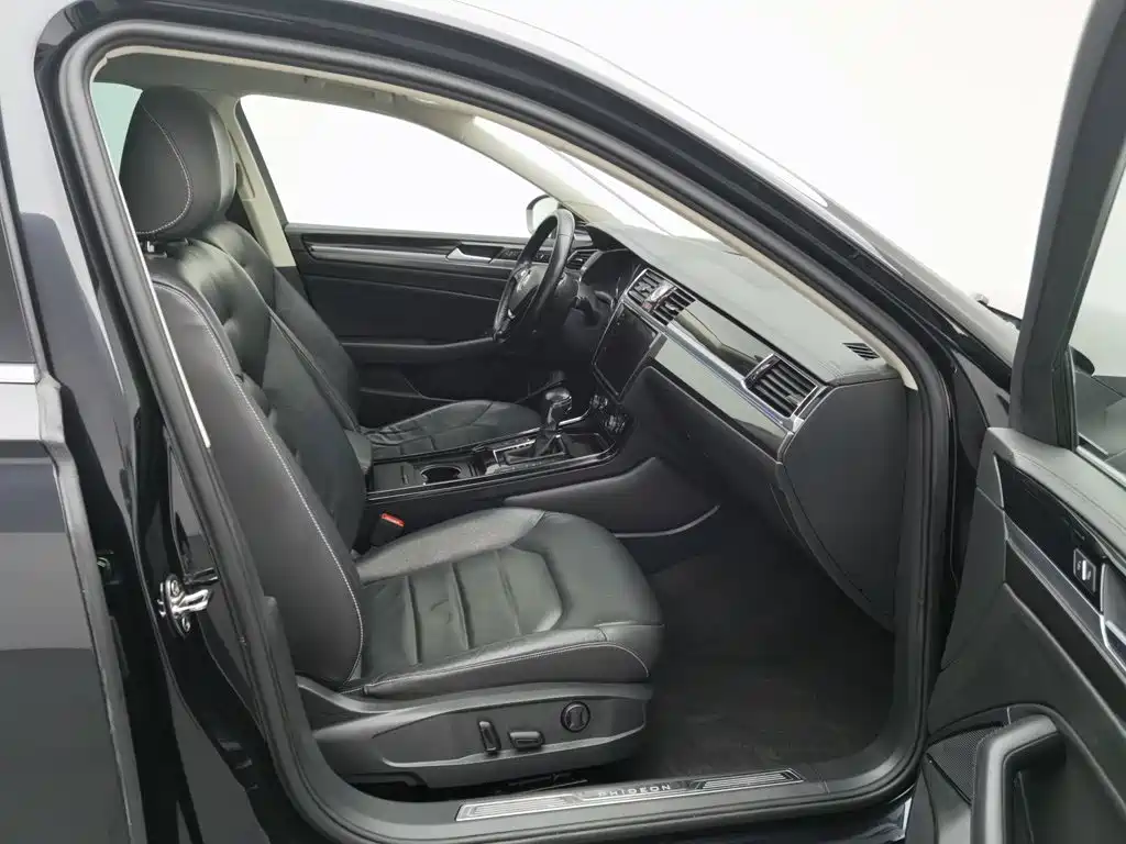 Фото 23 - Volkswagen Phideon
