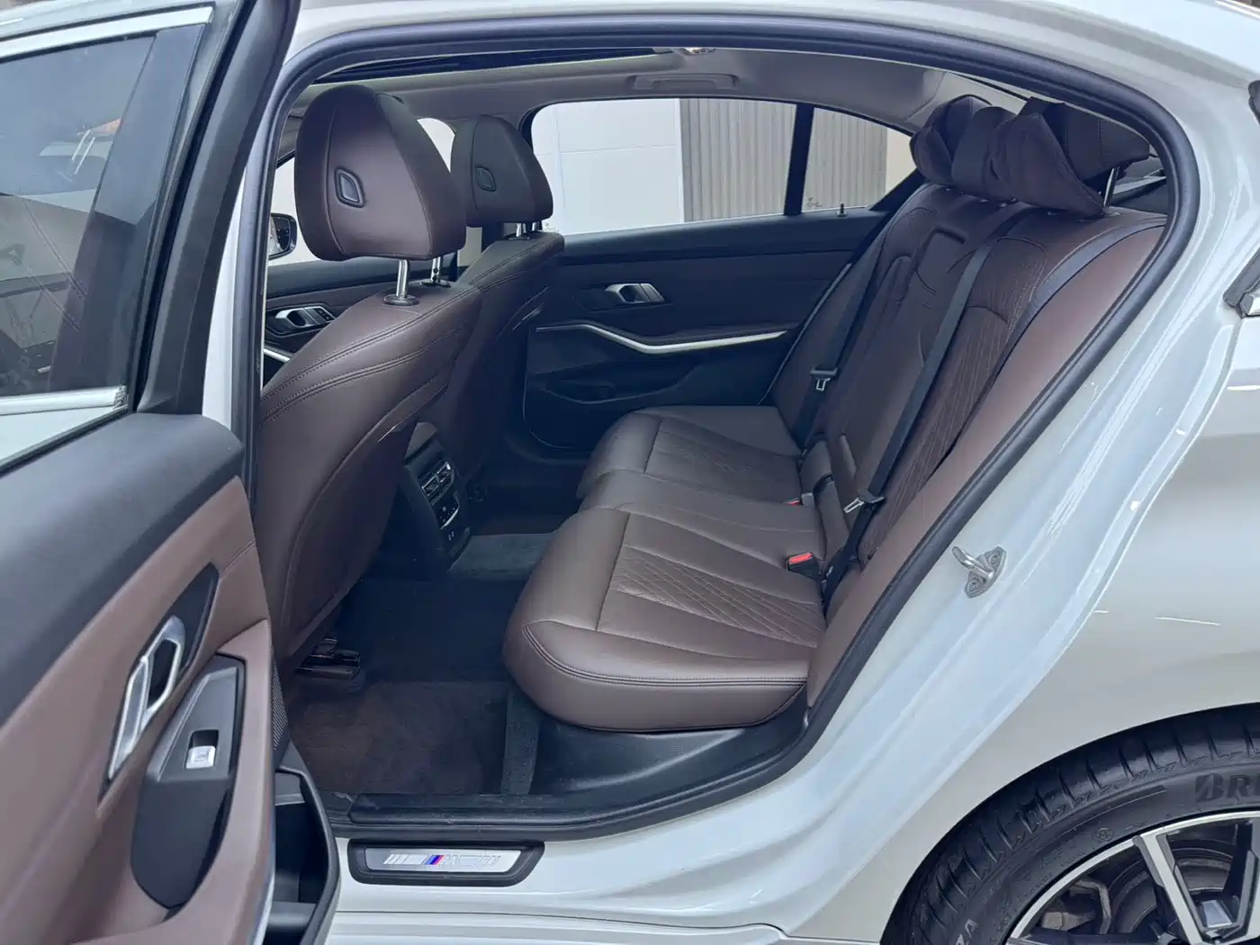 BMW 3 Series 2024 320Li M Sport Package фото 12