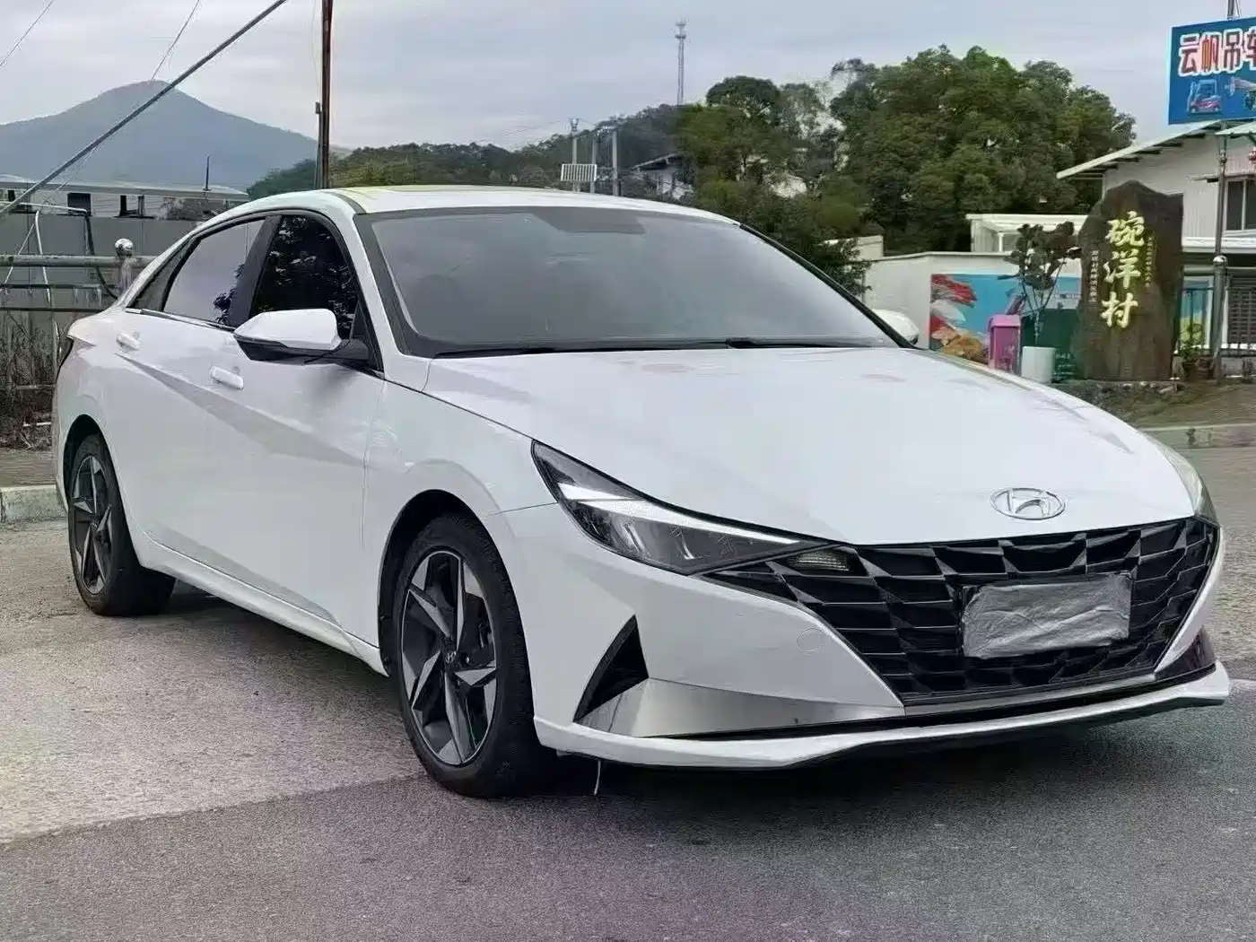 Hyundai Elantra 2021 1.5L CVT GLX Elite Edition фото 3