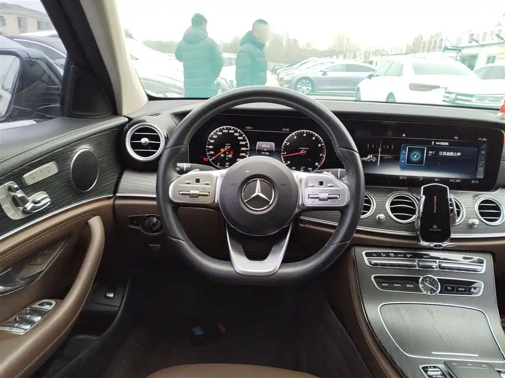 Mercedes-Benz E-Class 2020 E 300 L Sport Fashion Model фото 7