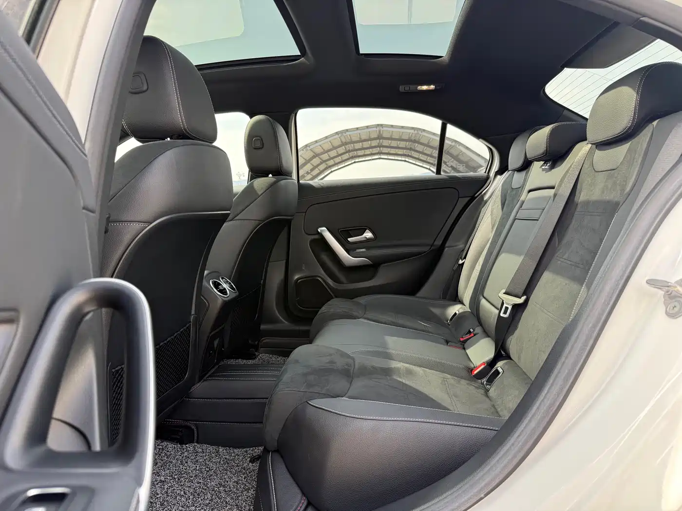Mercedes-Benz A-Class 2021 A 200 L Sport Sedan Fashion Edition фото 25