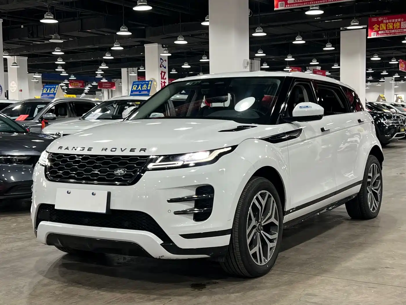 Land Rover Range Rover Evoque 2021 Range Rover Evoque L 249PS R-Dynamic S Performance Edition фото 3