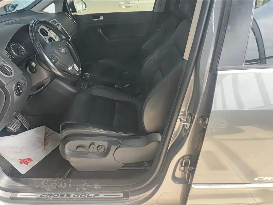 Volkswagen Golf (Import) 2011 1.4TSI Comfort Wagon фото 9