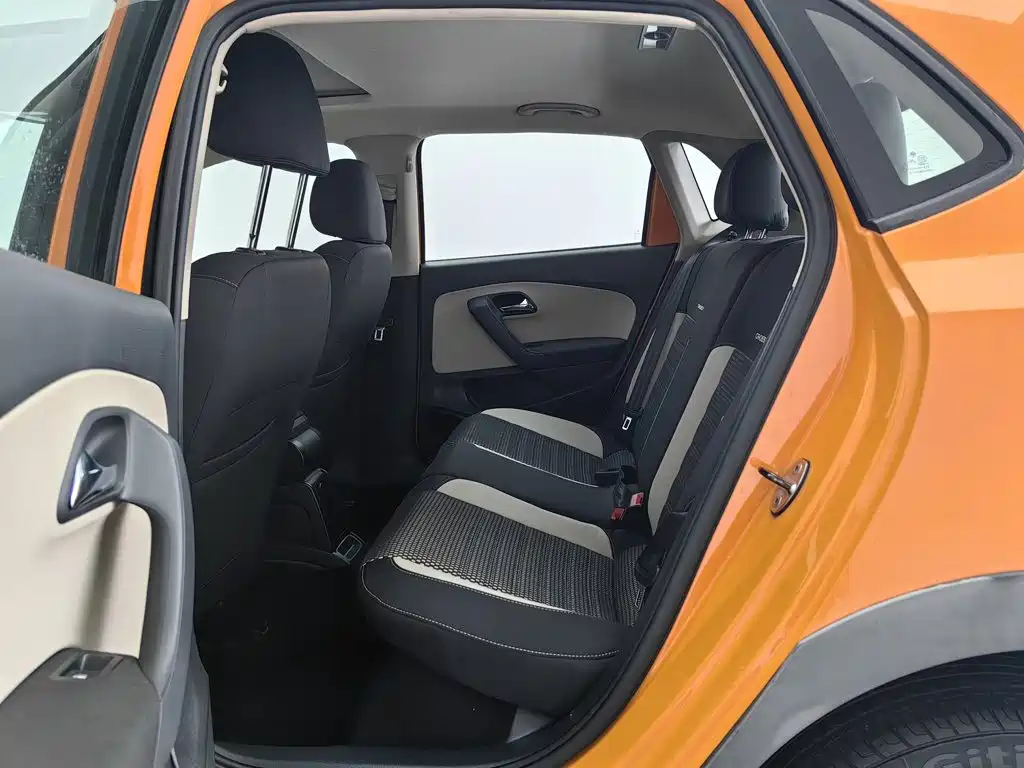 Volkswagen Polo 2013 2012 1.6L Cross Polo AT