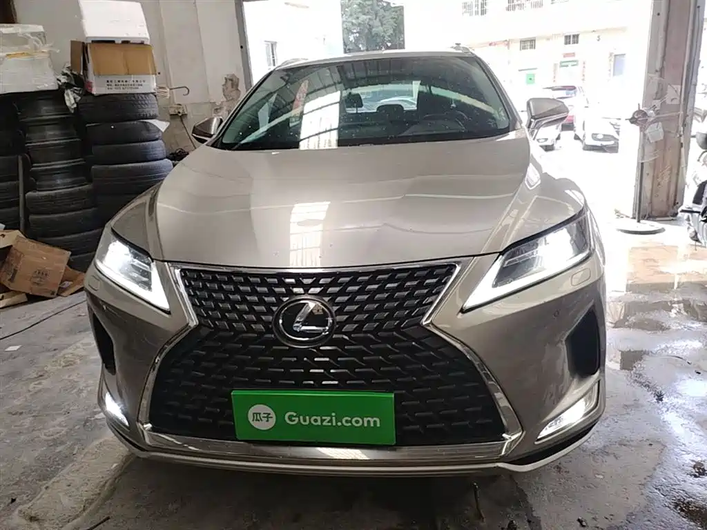 Lexus RX 2020 Facelift 300 2WD Elite Edition фото 3