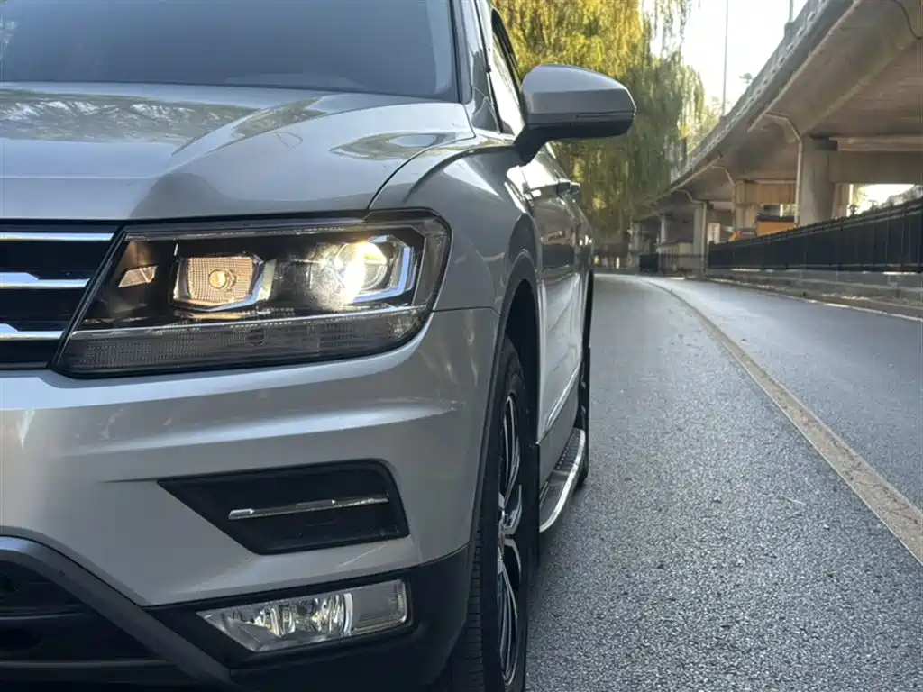 Volkswagen Tiguan L 2018 Facelift 330TSI Automatic 2WD Luxury Edition фото 26