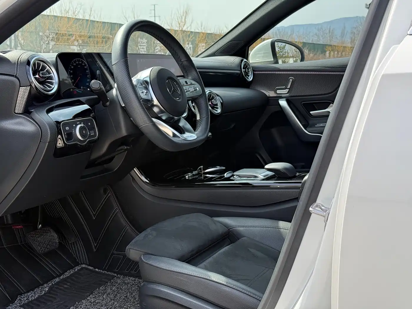 Mercedes-Benz A-Class 2021 A 200 L Sport Sedan Fashion Edition фото 18