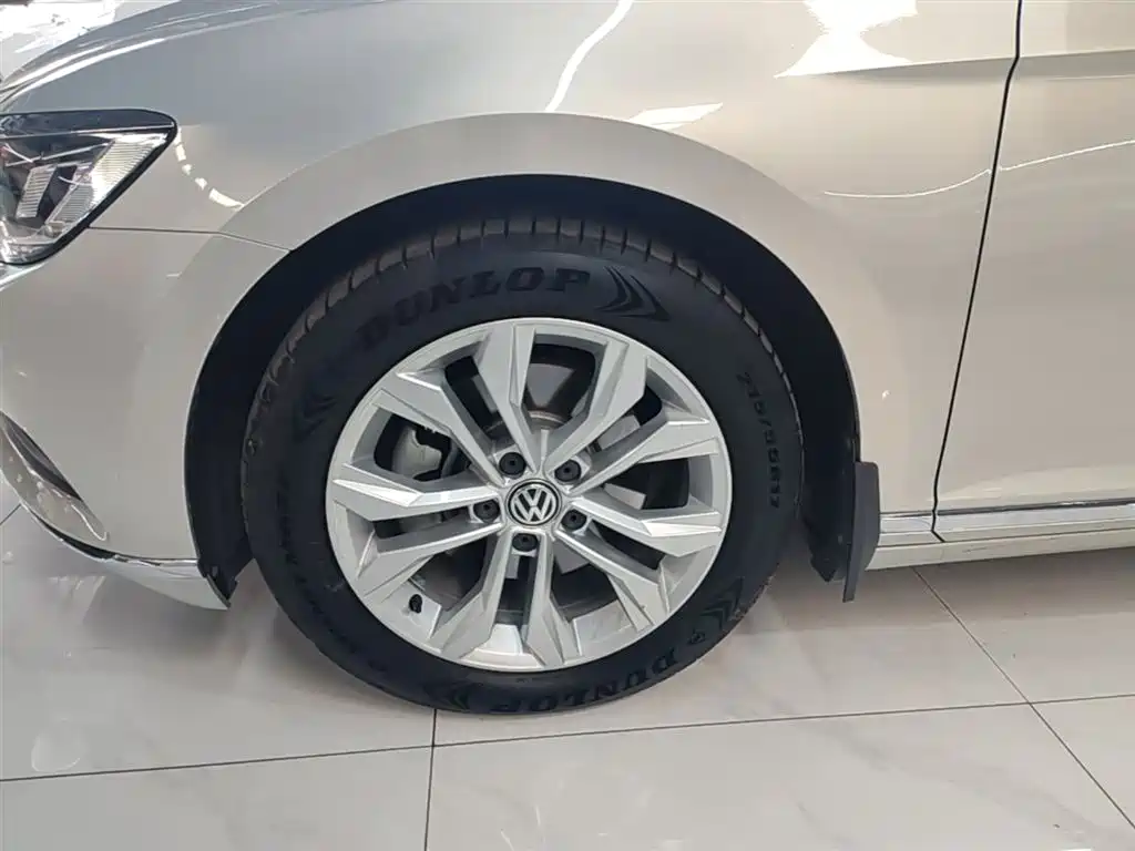Volkswagen Magotan 2017 330TSI DSG Luxury фото 23