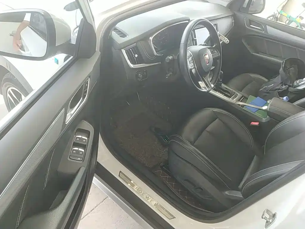 Фото 16 - Roewe RX5