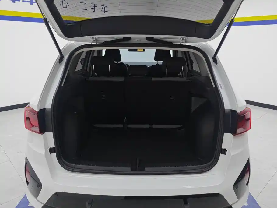 Photo 4 - Jetta VS5