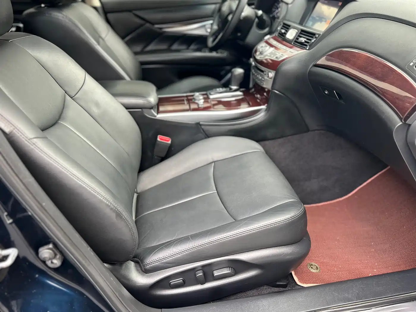 Infiniti Q70 2017 Q70L 2.5L Enjoyment Edition фото 10