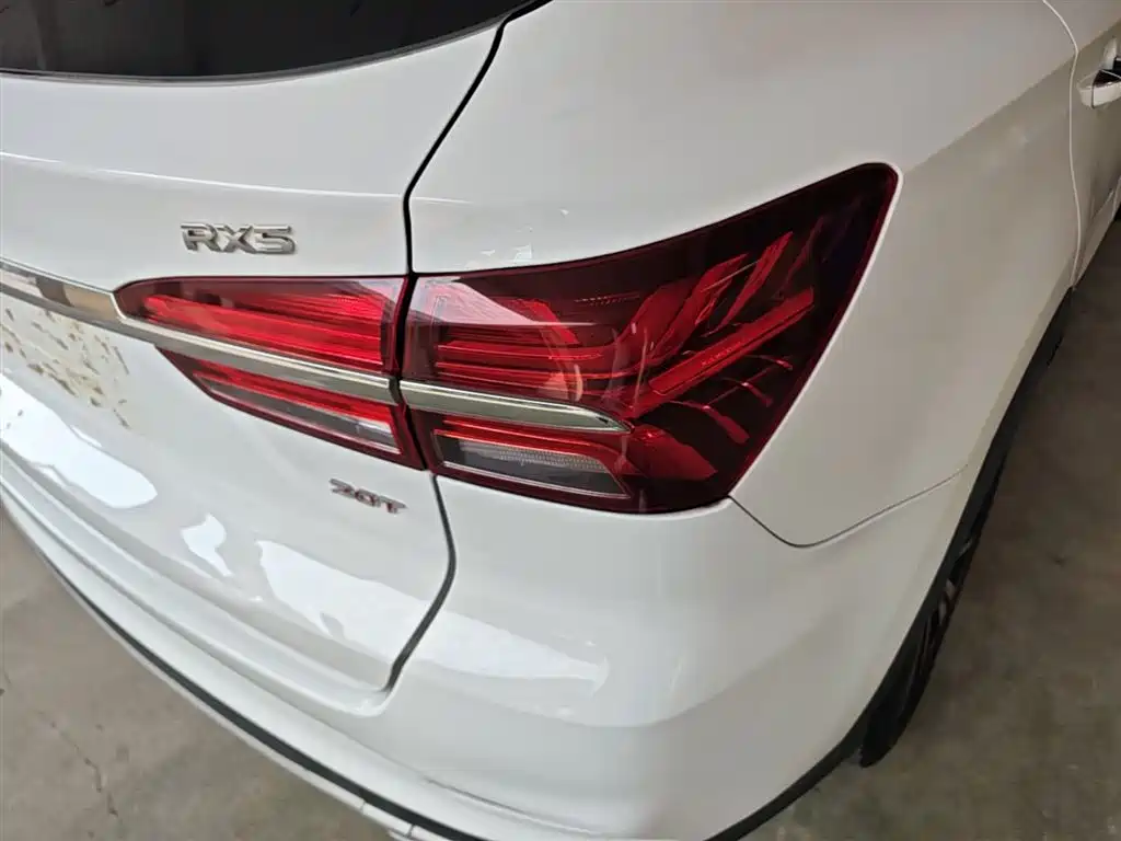 Фото 8 - Roewe RX5