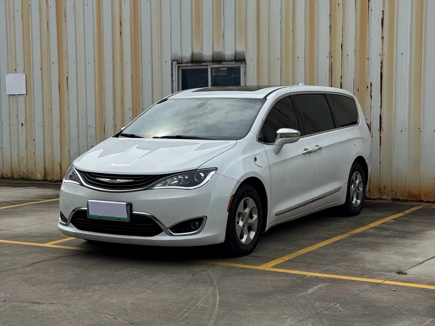 Chrysler Grand Caravan PHEV (Import)