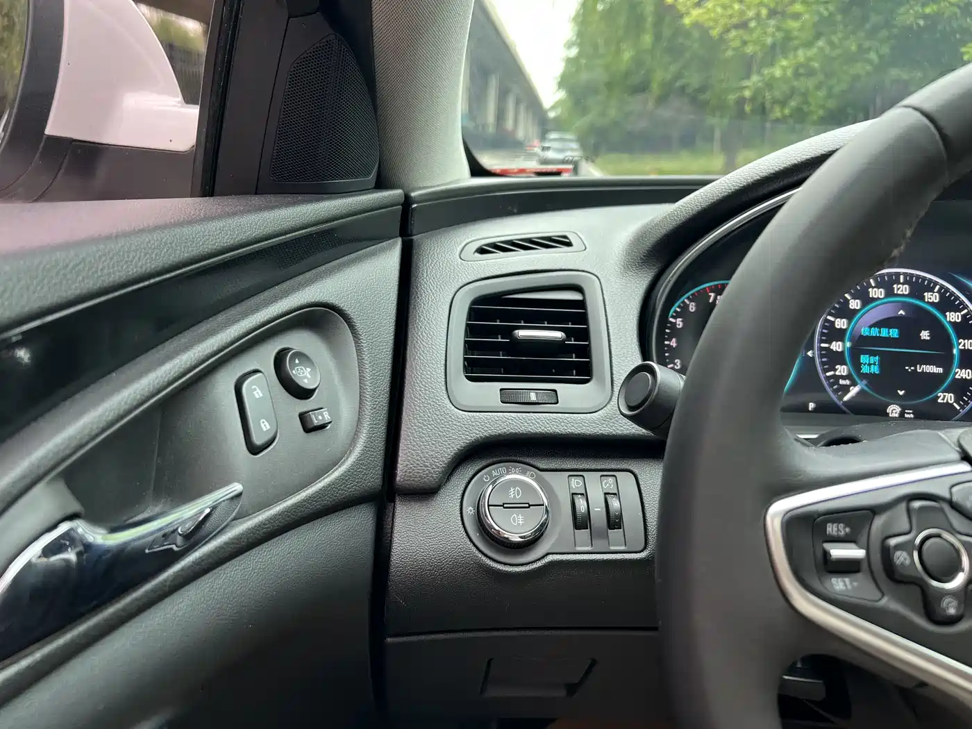 Buick Regal 2015 1.6T Elite Tech Edition фото 13