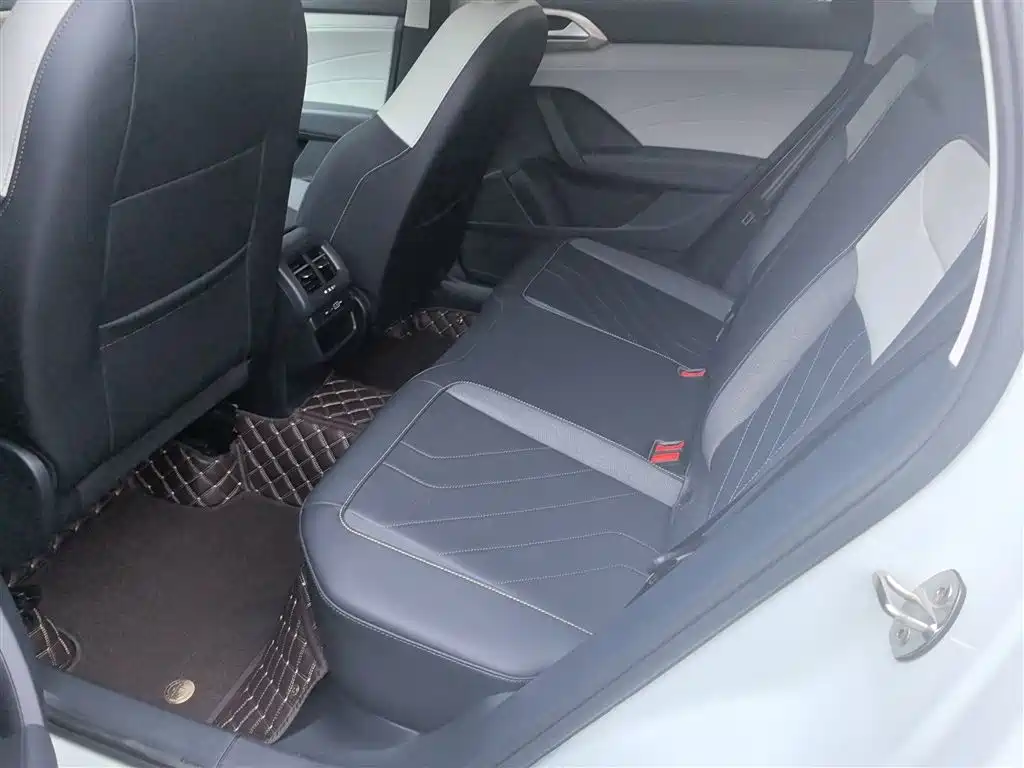 Volkswagen Tharu 2024 300TSI 2WD Full Moon Edition фото 14