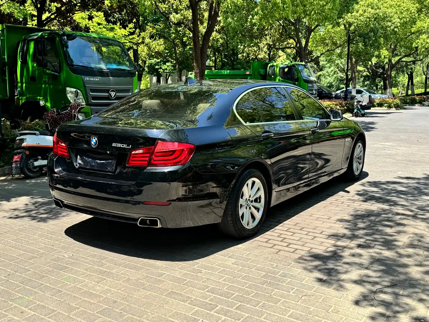 BMW 5 Series 2011 523Li Luxury фото 16