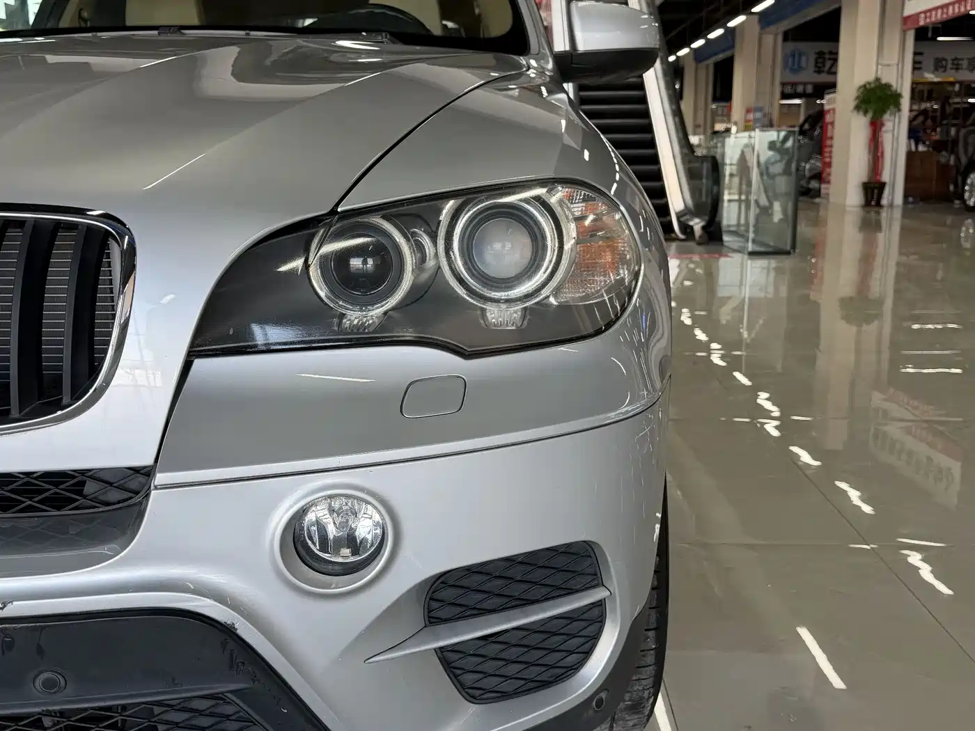 BMW X5 (Import) 2011 xDrive35i Leading Edition фото 9