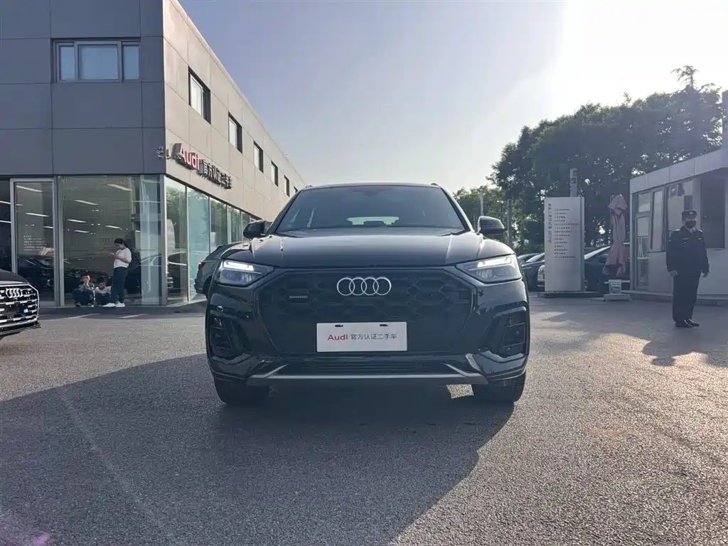 Audi Q5L 2024 Model 45 TFSI Luxury Dynamic фото 5