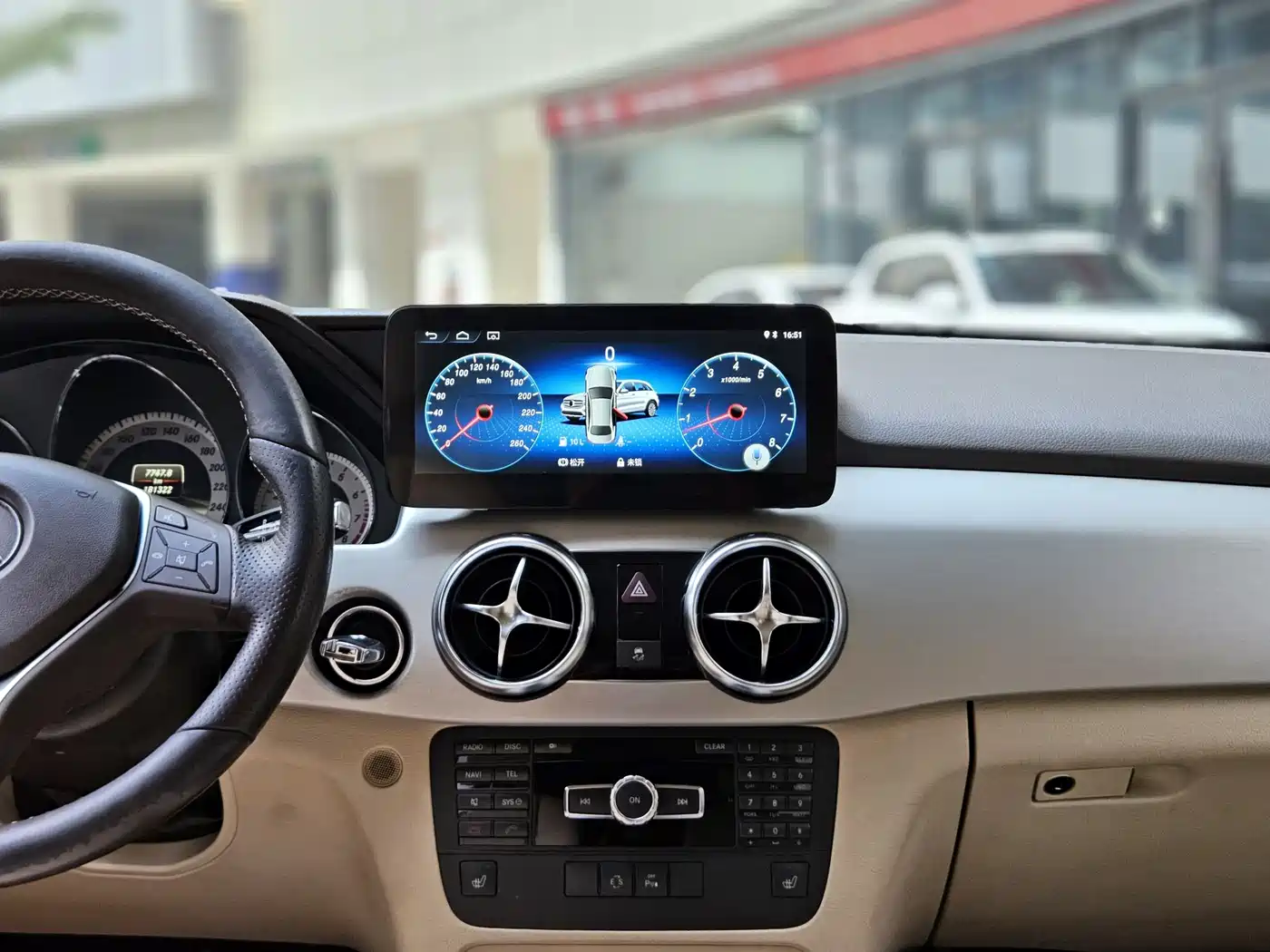 Mercedes-Benz GLK-Class 2013 GLK 300 4MATIC Dynamic фото 14