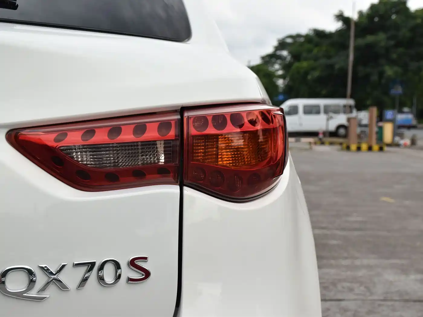 Infiniti QX70 2016 2015 Model 3.7L Shadow Edition