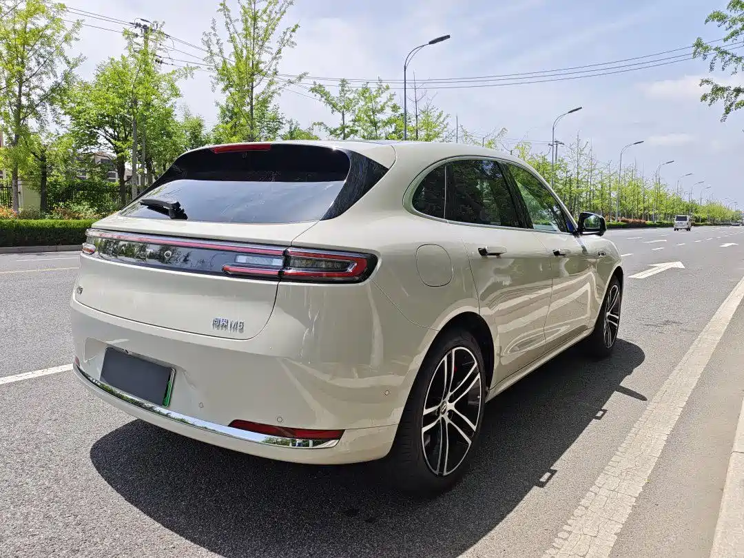 AITO Wenjie AITO M5 2025 Extended Range Ultra AWD фото 3