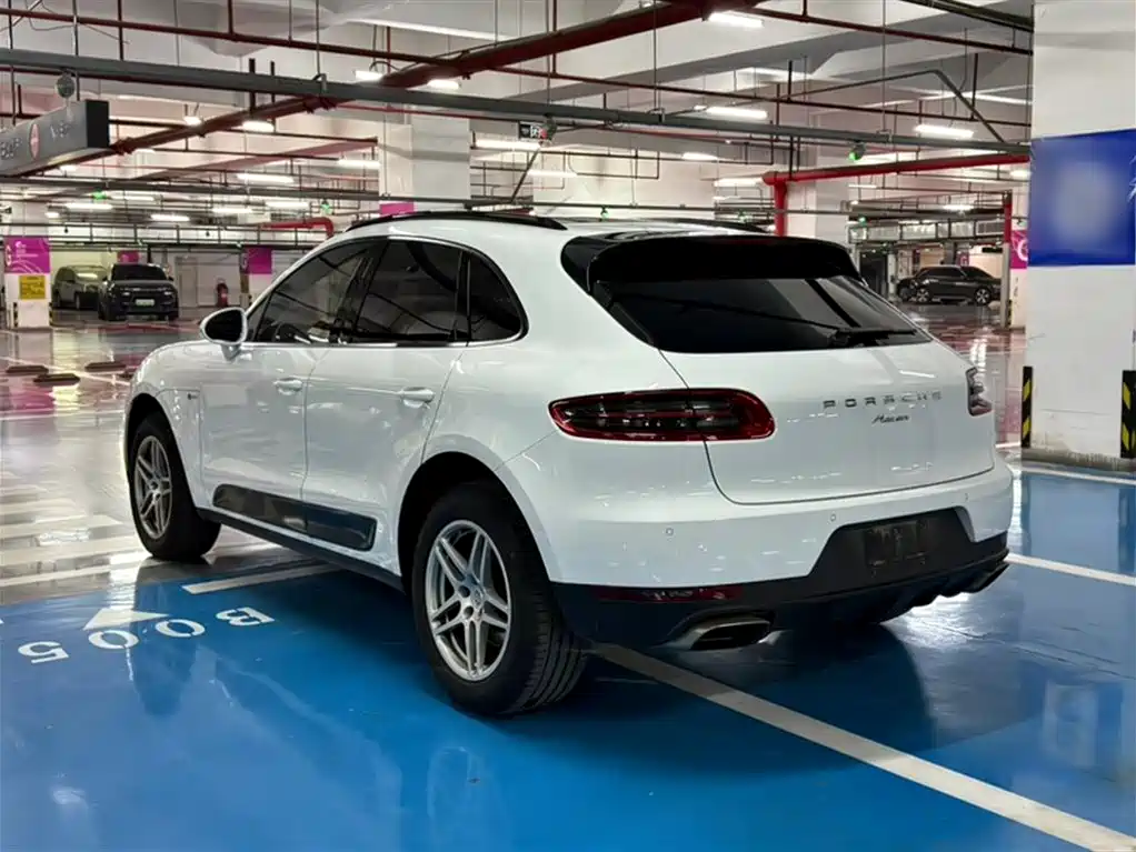 Porsche Macan 2016 Macan 2.0T фото 29