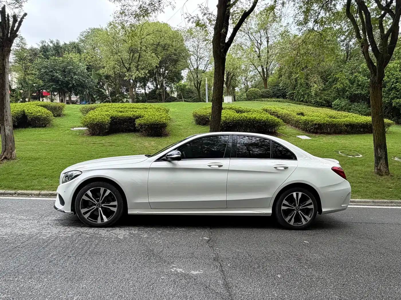 Photo 4 - Mercedes-Benz C-Class