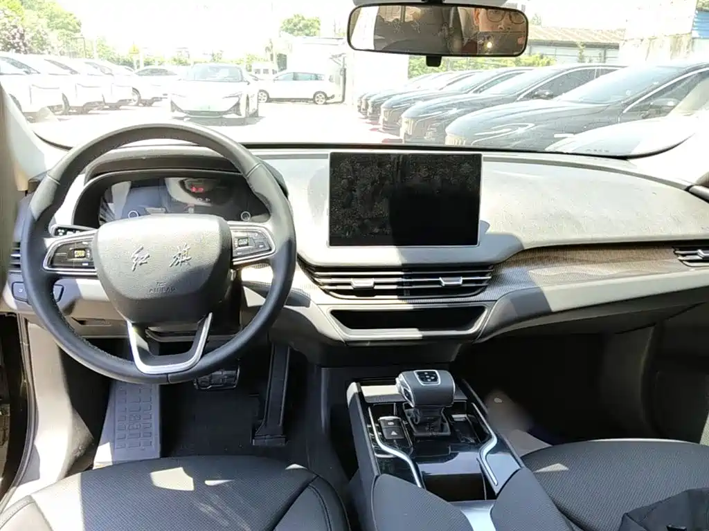 Hongqi E-QM5 2023 Facelift Basic Travel Edition фото 10