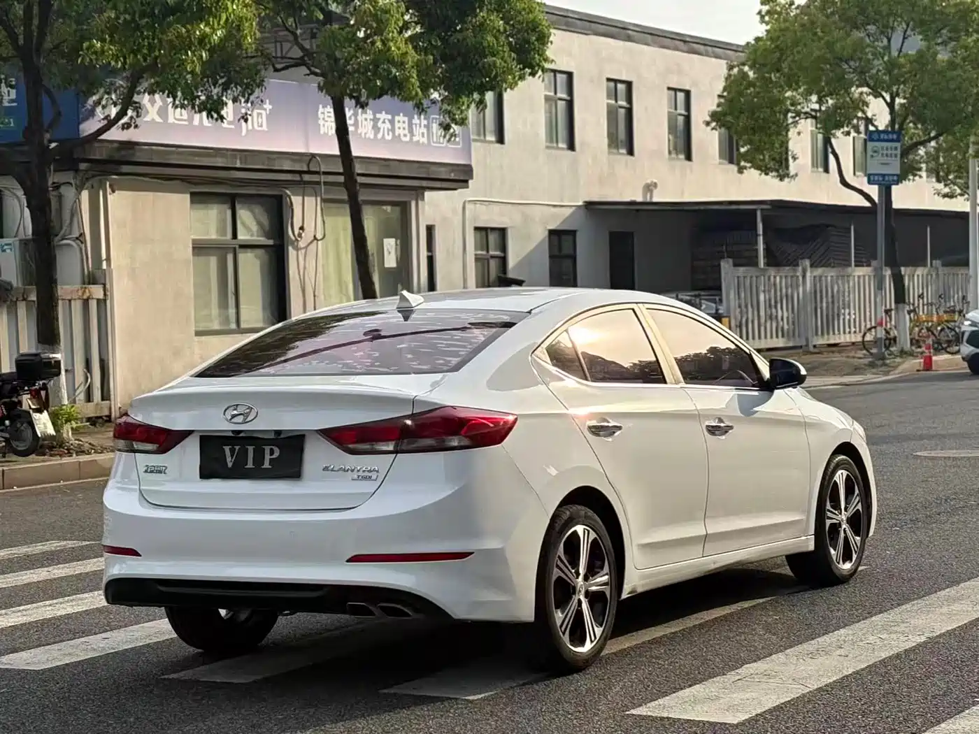 Hyundai Elantra 2018 1.4T DCT Dynamic·Vitality Model фото 15