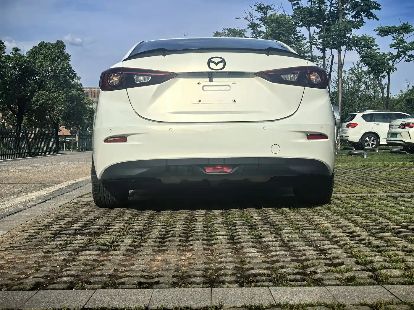 Photo 6 - Mazda Mazda 3