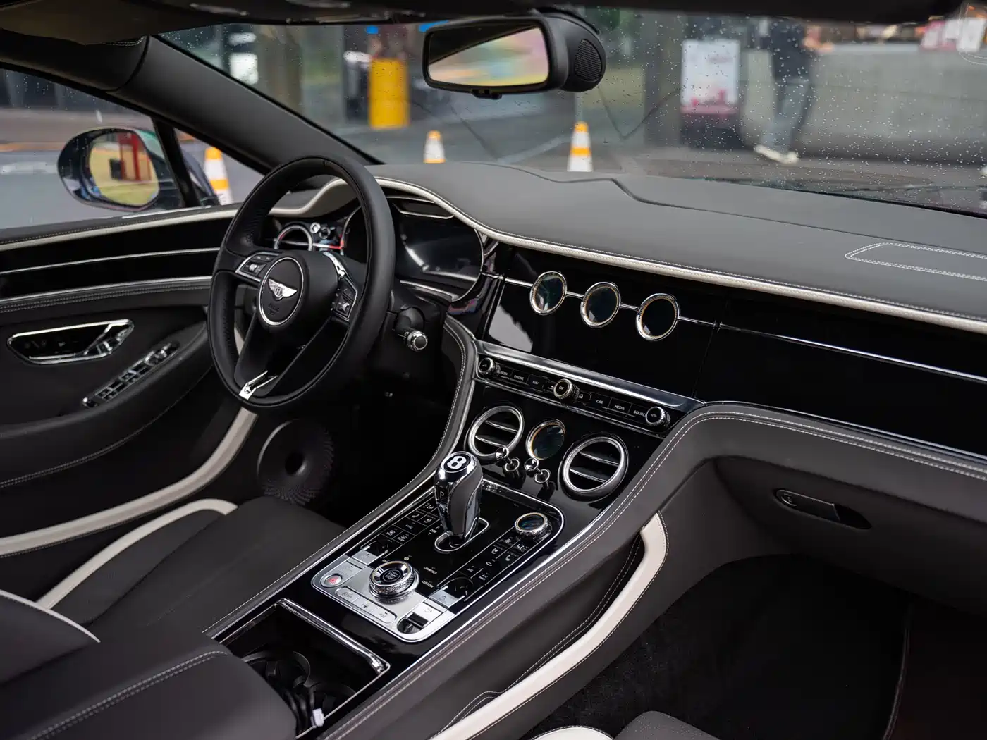 Bentley Continental 2012 4.0T GT V8 фото 4