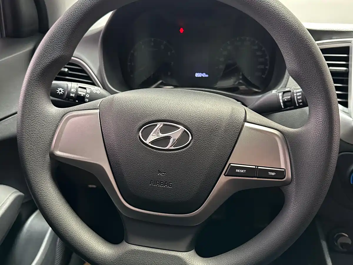 HYUNDAI ACCEPT