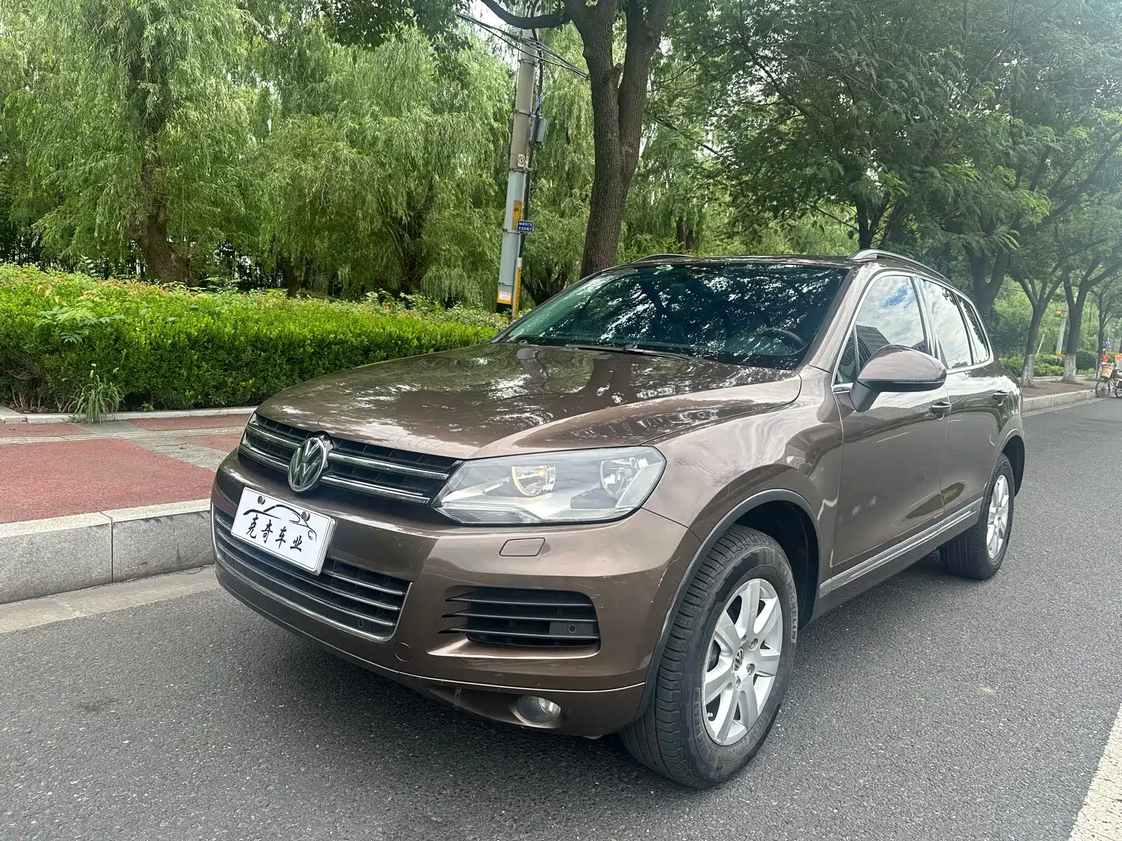 Фото 1 - Volkswagen Touareg