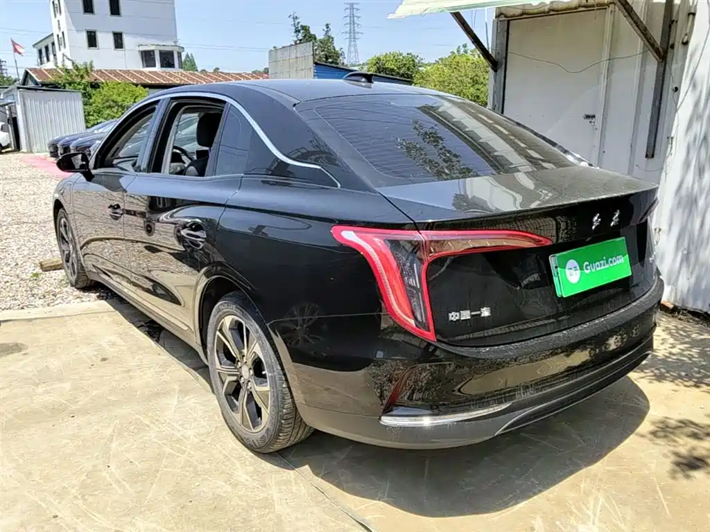 Hongqi E-QM5 2023 Facelift Basic Travel Edition фото 5